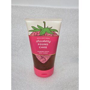 Bath & Body Works Strawberry Pound Cake Foaming Sugar Body Scrub 8 Oz